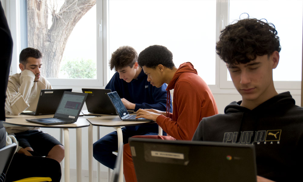 Becas High School en España