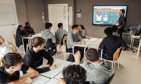 Becas High School en España