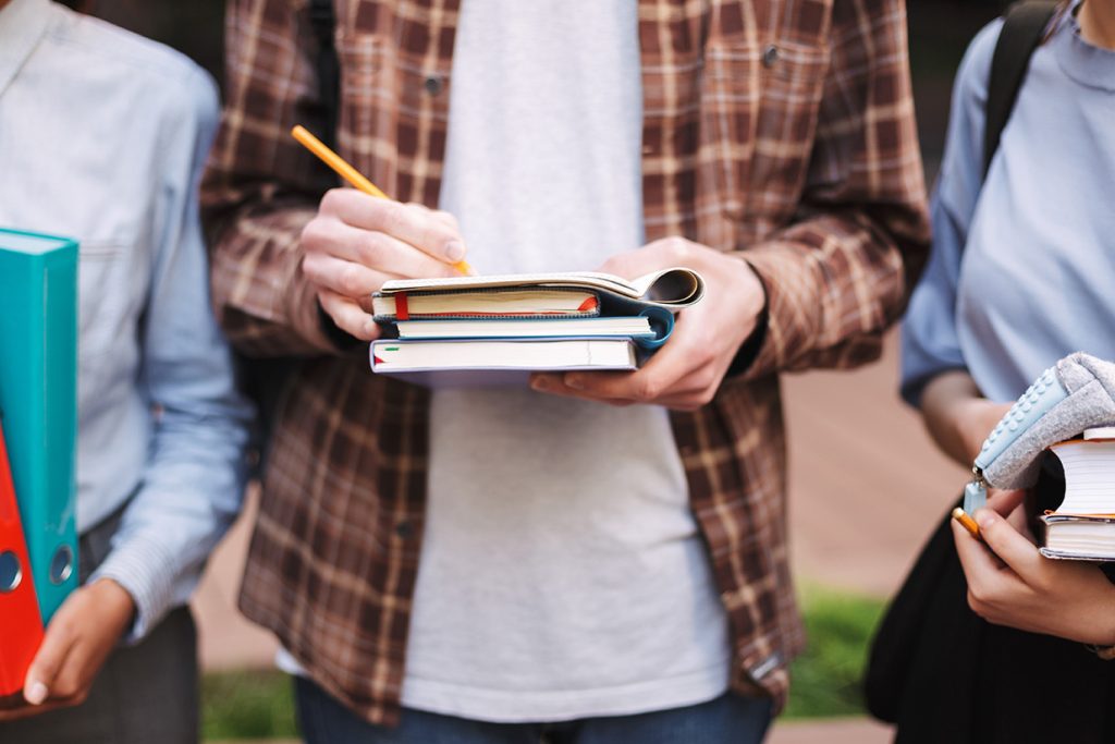 Viajar al extranjero como estudiante con Awex Education